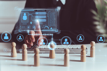 《海底两万里》中写到潜艇上的人睡的床、穿的衣服、用来写字的笔和墨水是用什么做的？